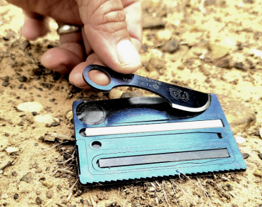 GRIM WORKSHOP®: Hot Shot Fire Card Gen2 Survival Knife with Fire Starter Card